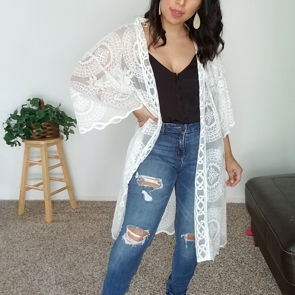 𝘽𝙊𝙂𝙊| FOREST DREAMS BLACK SILKY CAMI TOP - Picture 7 of 9